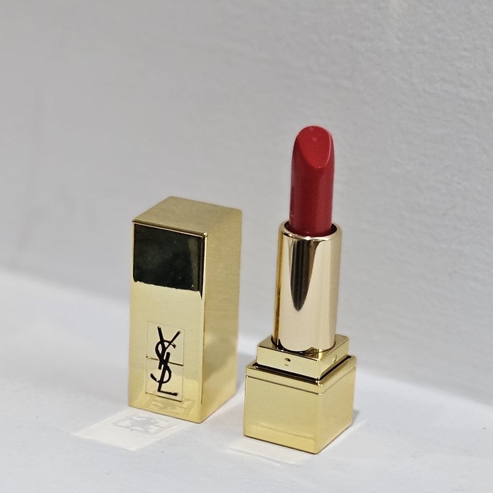 YSL ROUGE PUR COUTURE LIPSTICK 01 (MINI SIZE) - Picture 2 of 4
